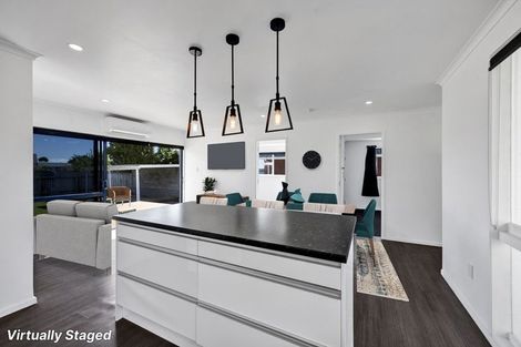 Photo of property in 37 Kamahi Avenue, Hawera, 4610