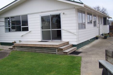Photo of property in 37 Puriri Crescent, Edgecumbe, 3120