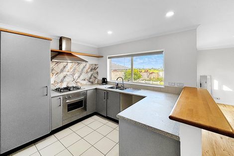 Photo of property in 60 Magic Way, Randwick Park, Auckland, 2105