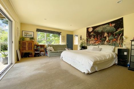 Photo of property in 37 Onedin Place, Titirangi, Auckland, 0604