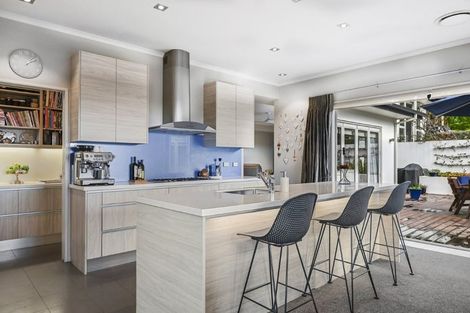 Photo of property in 14 Maurice Knowles Lane, Cashmere, Christchurch, 8022