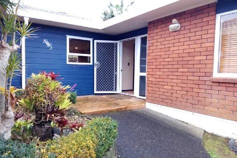Photo of property in 6 Bass Street, West Harbour, Auckland, 0618