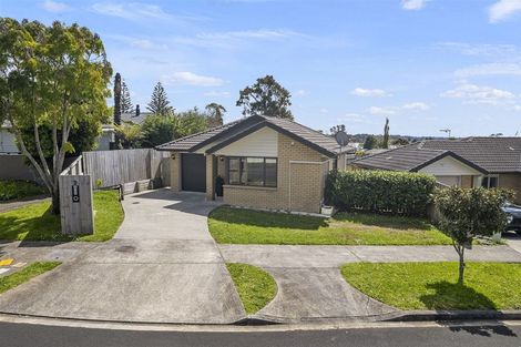 Photo of property in 2 Anna Lane, Glen Eden, Auckland, 0602