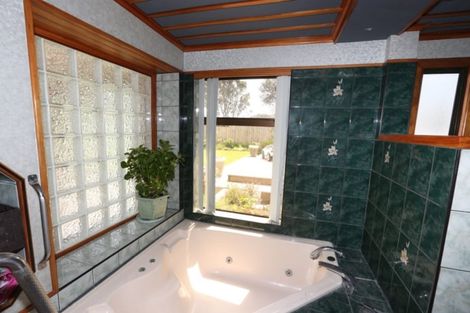 Photo of property in 20 Parris Street, Moturoa, New Plymouth, 4310