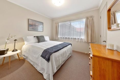 Photo of property in 13 Crescent Hills Court, Northpark, Auckland, 2013