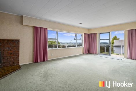 Photo of property in 2 Haratua Place, Springfield, Rotorua, 3015