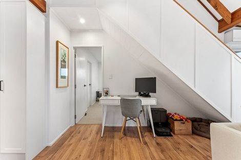 Photo of property in 6a D'oyly Drive, Stanmore Bay, Whangaparaoa, 0932