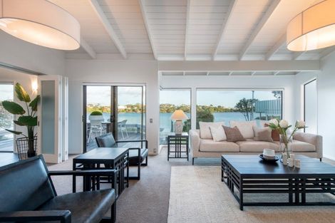 Photo of property in 35 Sylvan Park Avenue, Milford, Auckland, 0620