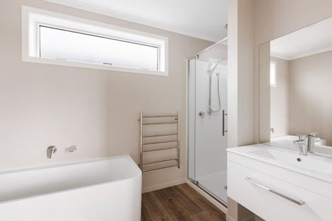 Photo of property in 60 Empire Crescent, Papamoa, 3118