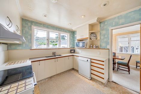 Photo of property in 6 Hall Grove, Ebdentown, Upper Hutt, 5018