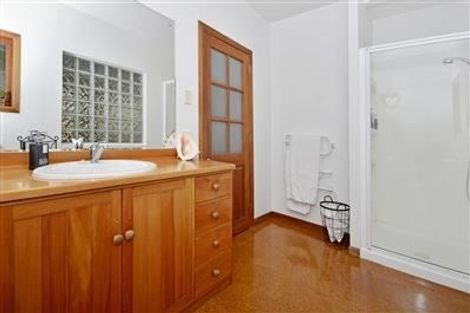 Photo of property in 28 Churchill Road, Murrays Bay, Auckland, 0630