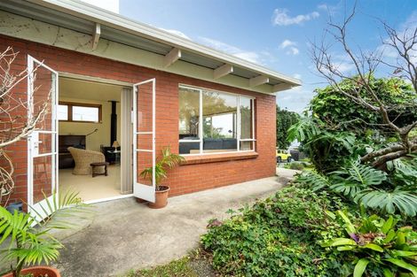 Photo of property in 25 Beatrice Avenue, Hillcrest, Auckland, 0627