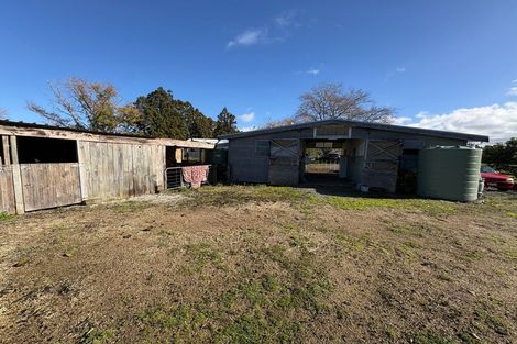 Photo of property in 240 Riverhead Road, Kumeu, 0892