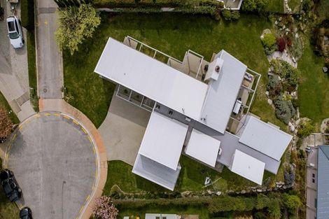 Photo of property in 14 Sunrise Bay Drive, Wanaka, 9305