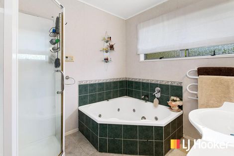 Photo of property in 2 Haratua Place, Springfield, Rotorua, 3015