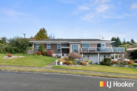 Photo of property in 2 Haratua Place, Springfield, Rotorua, 3015
