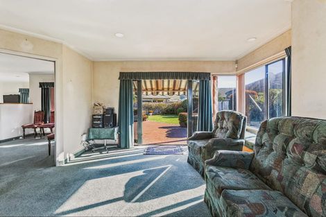 Photo of property in 11 Belgrave Place, Taradale, Napier, 4112