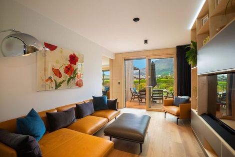 Photo of property in 6 Soudley Court, Jacks Point, Queenstown, 9371