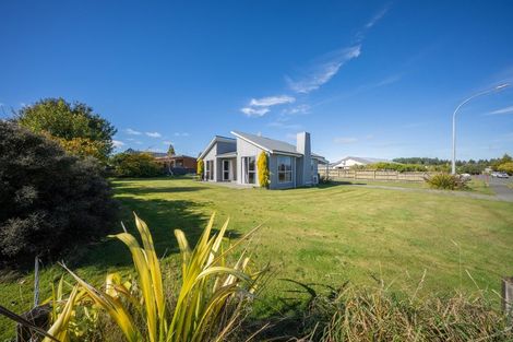 Photo of property in 25 Pop Andrew Drive, Te Anau, 9600