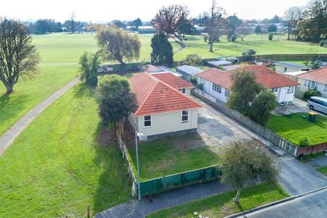 Photo of property in 33 Paul Crescent, Fairfield, Hamilton, 3214