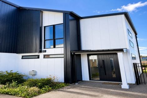 Photo of property in 9e Hinau Grove, Wainuiomata, Lower Hutt, 5014