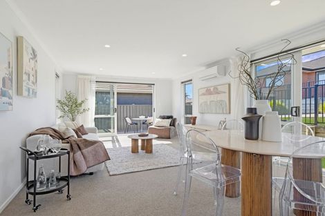 Photo of property in 18 Watene Way, Welcome Bay, Tauranga, 3112