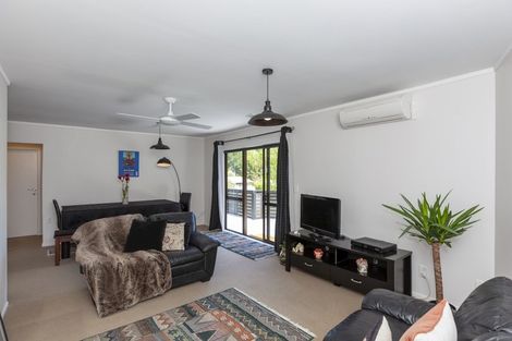 Photo of property in 20 Hookway Grove, Paraparaumu, 5032