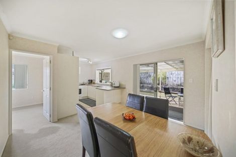 Photo of property in 5 Harobed Place, Weymouth, Auckland, 2103