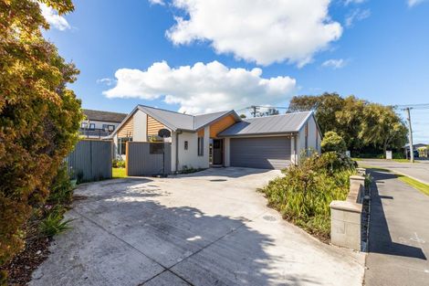 Photo of property in 2a Rue De La Mare, Parklands, Christchurch, 8083