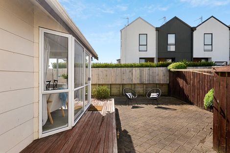 Photo of property in 18a Bracken Road, Newlands, Wellington, 6037