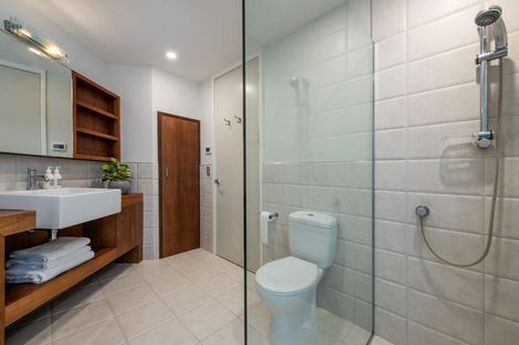 Photo of property in 3a Kowhai Road, Mairangi Bay, Auckland, 0630