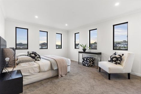 Photo of property in 7 Kina Place, Long Bay, Auckland, 0630