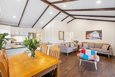 Photo of property in 5b Kauri Road, Stanmore Bay, Whangaparaoa, 0932