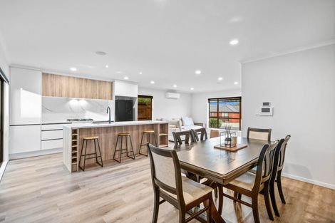 Photo of property in 4 Raoriki Road, Pukekohe, 2120