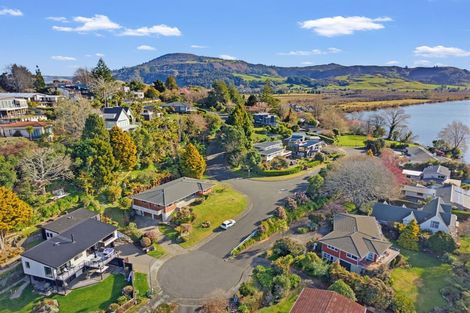 Photo of property in 8 Manahi Avenue, Kawaha Point, Rotorua, 3010