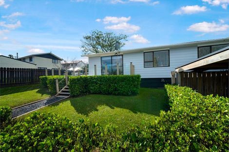 Photo of property in 1/14 Moxham Grove, Massey, Auckland, 0614