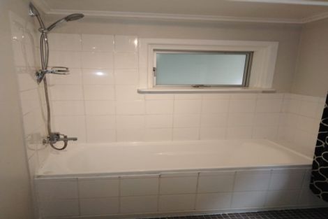 Photo of property in 76 Wade River Road, Stanmore Bay, Whangaparaoa, 0932