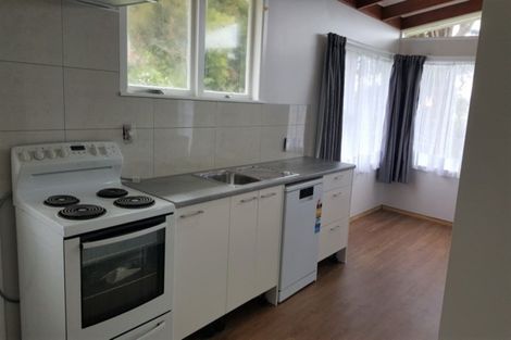 Photo of property in 59 Totaravale Drive, Totara Vale, Auckland, 0629