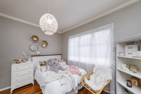 Photo of property in 89 Churchill Avenue, Hokowhitu, Palmerston North, 4410