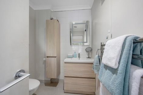 Photo of property in 16b Maunganui Road, Birkenhead, Auckland, 0626