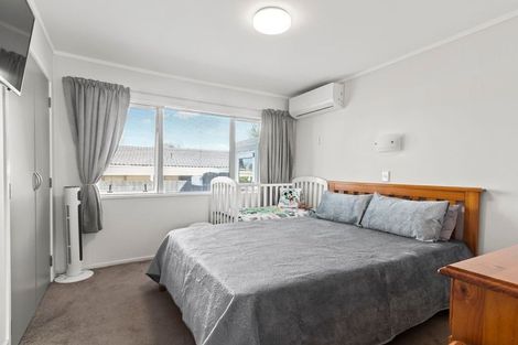 Photo of property in 1/7 Mcinnes Road, Weymouth, Auckland, 2103