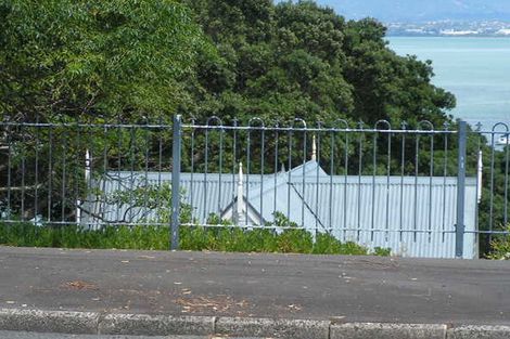 Photo of property in 88 Queen Street, Northcote Point, Auckland, 0627