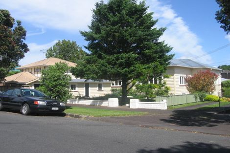 Photo of property in 15 Atarangi Road, Greenlane, Auckland, 1051