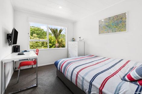 Photo of property in 77 Brian Crescent, Stanmore Bay, Whangaparaoa, 0932