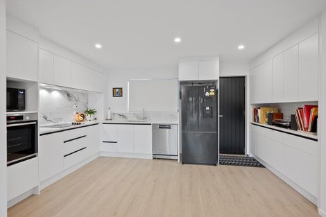 Photo of property in 1/135 Lancaster Road, Beach Haven, Auckland, 0626