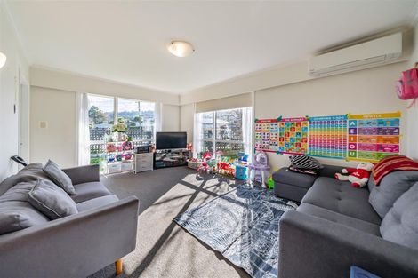 Photo of property in 120 Kings Crescent, Hutt Central, Lower Hutt, 5010