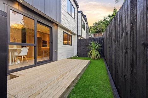 Photo of property in 14d Gerontius Glade, Torbay, 0630