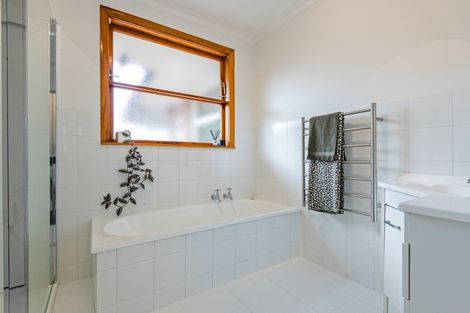 Photo of property in 15 Heatley Avenue, Hokowhitu, Palmerston North, 4410