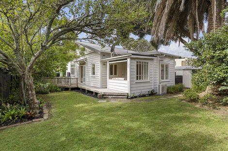 Photo of property in 29 Stafford Road, Northcote Point, Auckland, 0627