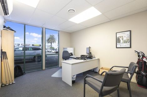 Photo of property in 39b Totara Street, Eastbourne, Lower Hutt, 5013